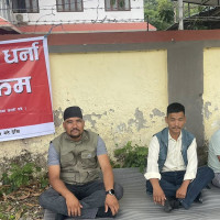 दिदी समूहबाट बहिनी समूहलाई बाख्रा उपहार