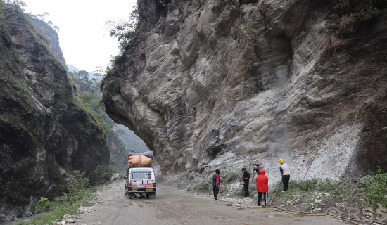 कालीगण्डकी करिडोरः बिस्फोटक पदार्थको प्रयोग गरी सडक विस्तार सुरु