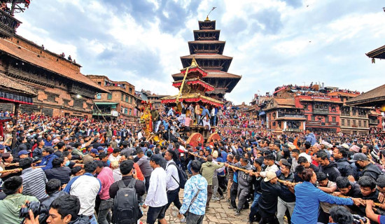 भादगाउँमा जात्रैजात्रा