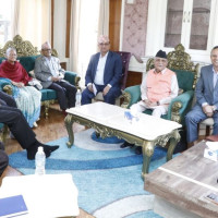 प्रधानमन्त्री र एमाले अध्यक्षबिच समसामयिक राजनीतिक विषयमा छलफल