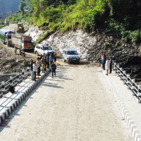 कर्णाली पुुलमा आवागमन बन्द