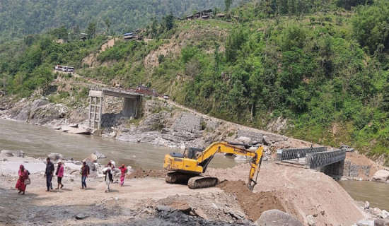 सुनकोशीको बेलिब्रिज झिकिएपछि समस्यामा स्थानीय