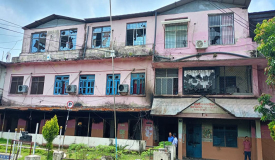 महोत्तरी कारागारका दुई सय ५० कैदीबन्दी अझै फरार