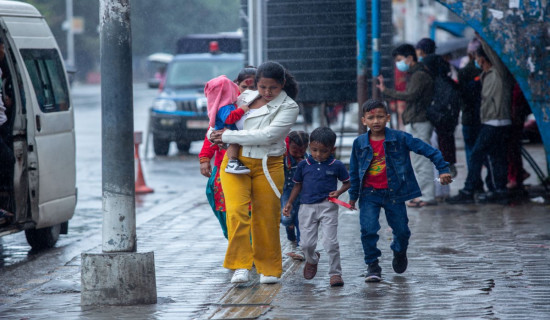 वर्षाले विजया दशमीमा दिनभर जनजीवन कष्टकर  (फोटो फिचर)