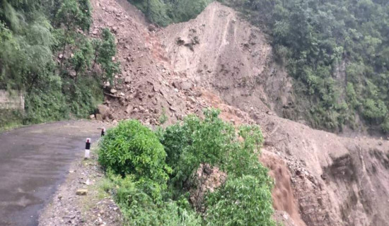 पहिरोले प्यूठानका अधिकांश सडक अवरुद्ध