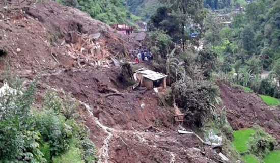 पहिरोमा पुरिएर पाँच जनाको मृत्यु