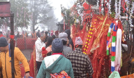 सोह्र हजार भक्तजनले गरे पाथीभराको दर्शन