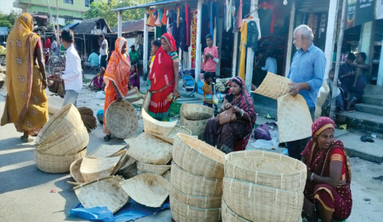 छठ नजिकिएसँगै बाँसका सामग्रीको बिक्री बढ्यो