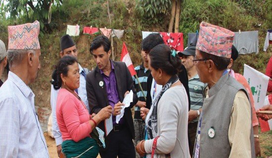 मतदाता शिक्षा दिँदै घरदैलो