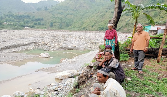 बाढीपीडित भन्छन् :  हाम्रो समस्या समाधान गर्नेलाई मत