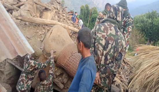 भूकम्प पीडितको उद्धारमा नेपाली सेना (फोटो फिचर)