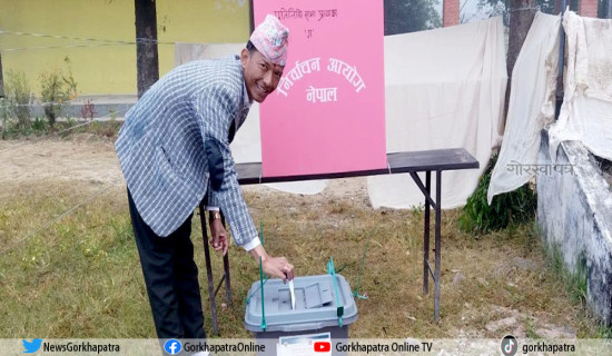 मन्त्री चौधरीले गर्नुभयो मतदान