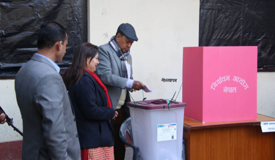 पूर्वमन्त्री मोहनबहादुर बस्नेतद्वारा मतदान
