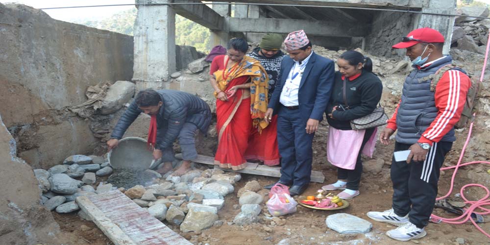 खुलामञ्चको खेलमैदानमा प्याराफिट विस्तारको काम सुरु