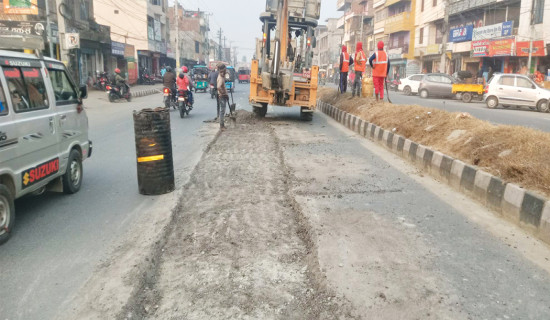 विराटनगर क्षेत्रको कालोपत्रे तोड्दै जोड्दै