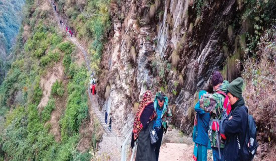 पद मार्ग बन्यो, पदयात्री छैनन्