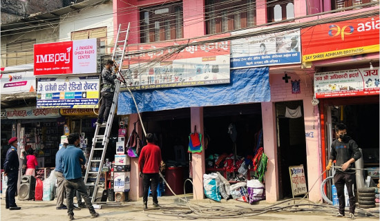 वालिङ नगरपालिकाले थाल्यो अव्यवस्थित तार व्यवस्थापनको काम