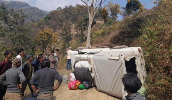 डडेल्धुरामा जिप दुर्घटना हुँदा एकको मृत्यु, ११ घाइते