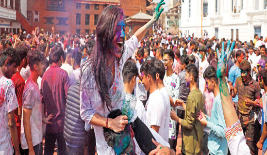 उपत्यकामा फागुपर्वको रौनक