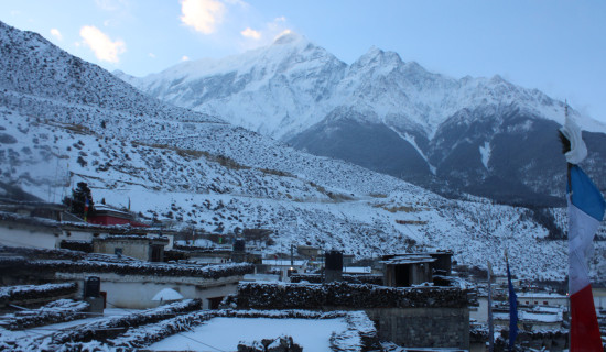 लोमान्थाङमा हिमपात, तल्लो मुस्ताङमा वर्षा