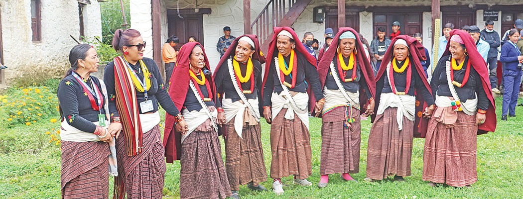 परम्परागत पहिरनप्रति महिलाको आकर्षण