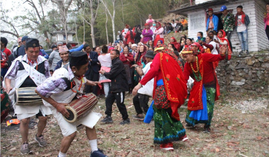 प्रकृतिलाई खुसी बनाउन भुमे पूजा