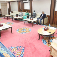 प्रमुख तीन दलका नेताहरूको बैठक बालुवाटारमा