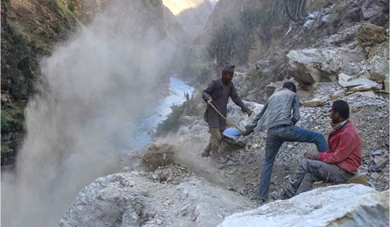 हुम्लामा विकाससँगै प्रदूषण : मासिँदै कर्णाली सभ्यता