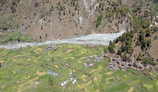 बाढीपहिरोको जोखिममा बाउँली बस्ती