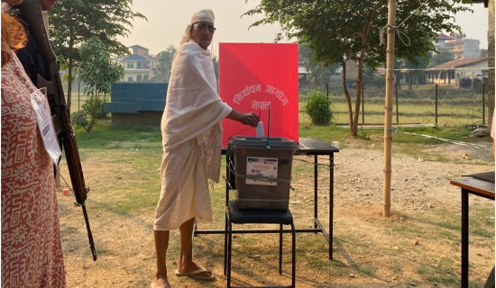 मतदानस्थलमा उत्साहपूर्वक सहभागिता, किरियापुत्रीद्वारा मतदान