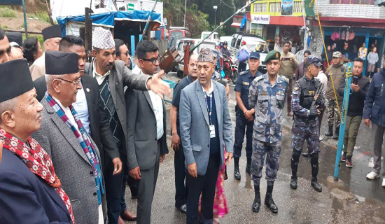 पूर्व प्रधानमन्त्री ओलीद्वारा सीमा क्षेत्रको निरीक्षण