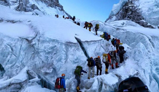 सगरमाथा आरोहणमा इतिहासकै बढी आरोही