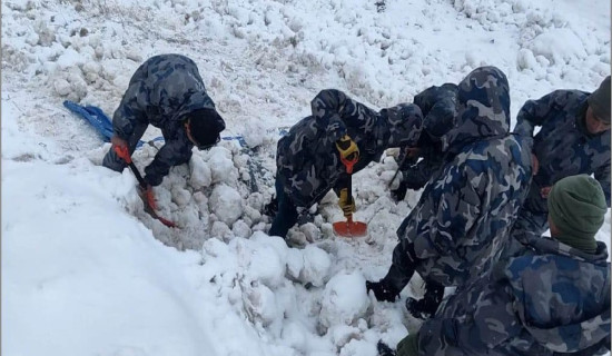 भारतीय सडक प्रयोग गरी शव खलङ्गा ल्याइँदै, दुई अझै बेपत्ता