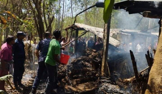 सर्लाहीमा आगलागीबाट तीन घर जलेर नष्ट