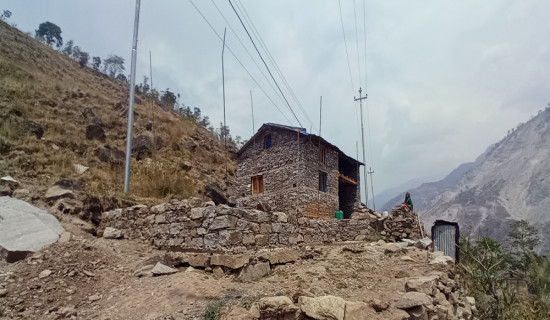 आवास कार्यक्रमको रकम नपाएपछि एक सय छ पहिरो पीडित परिवारकाे बिचल्ली हुँदै