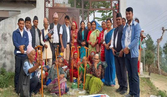 ८० वर्ष पुगेका ज्येष्ठ नागरिकलाई लौरो,रेडियो र थर्मस