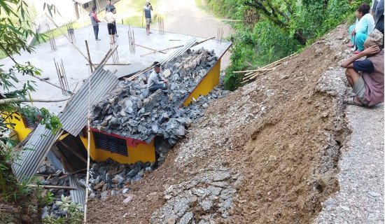 पहिरोको जोखिममा ओखलढुङ्गा, दुई स्थानमा क्षति