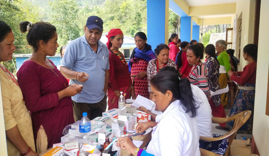 स्वास्थ्य शिविरबाट चार सय बढी महिला लाभान्वित