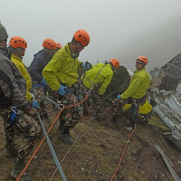 विमान दुर्घटना : तस्बिरमा नेपाली सेनाको उद्धार